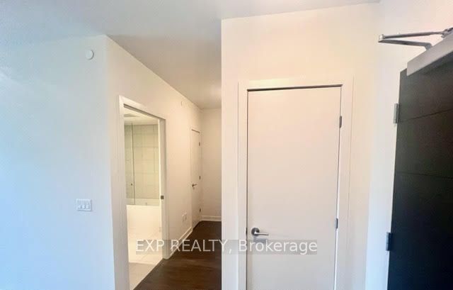 212 King William St, unit 519 for rent