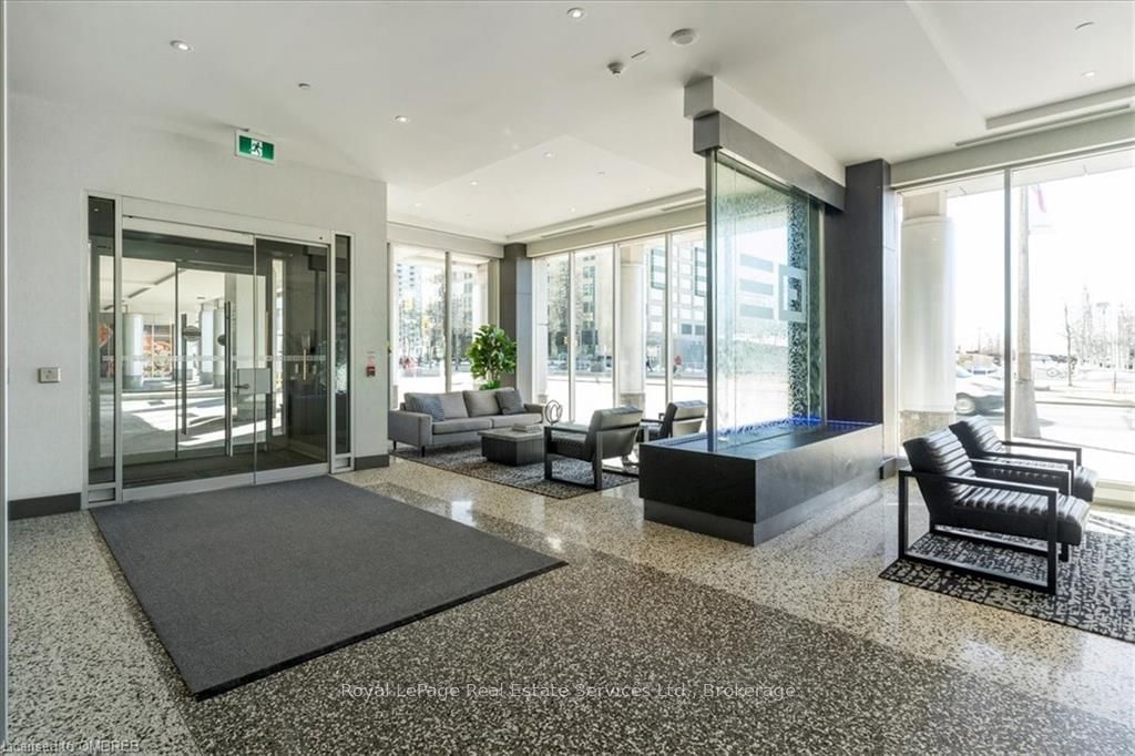 218 QUEENS QUAY, unit 1007 for rent