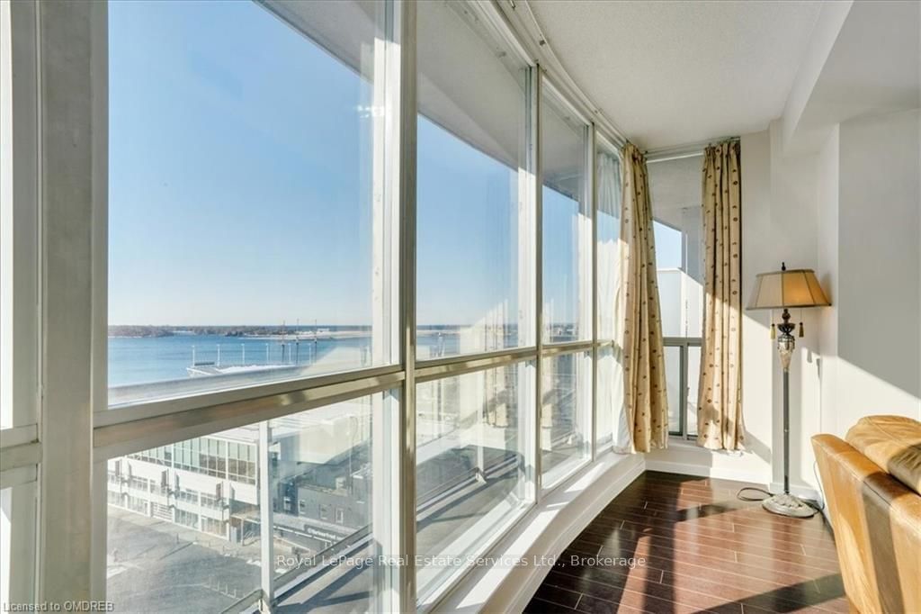 218 QUEENS QUAY, unit 1007 for rent