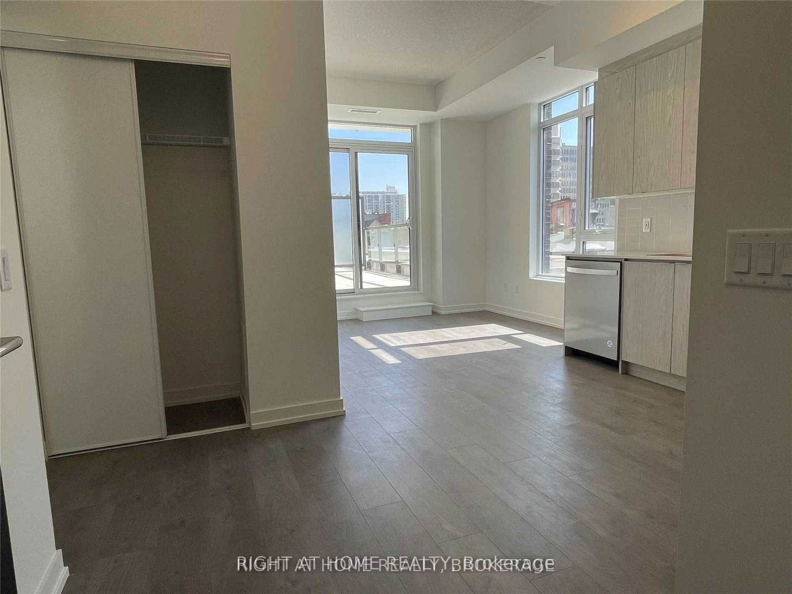 55 Duke St W, unit 218 for rent