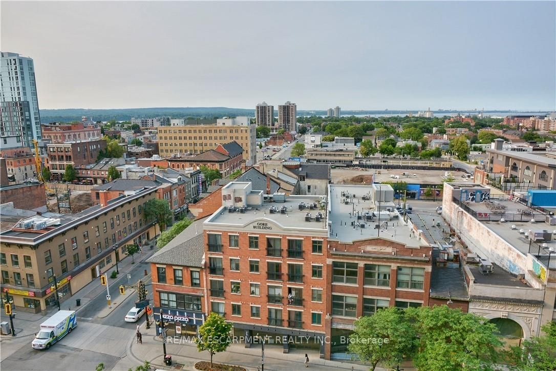 112 KING St E, unit 903 for rent