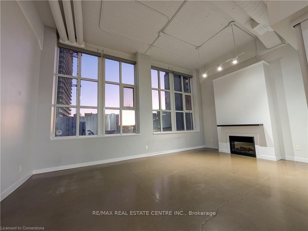 404 King St, unit 316 for sale