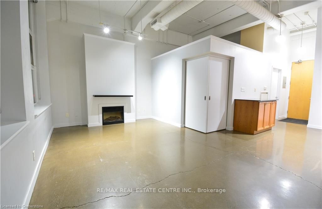 404 King St, unit 316 for sale