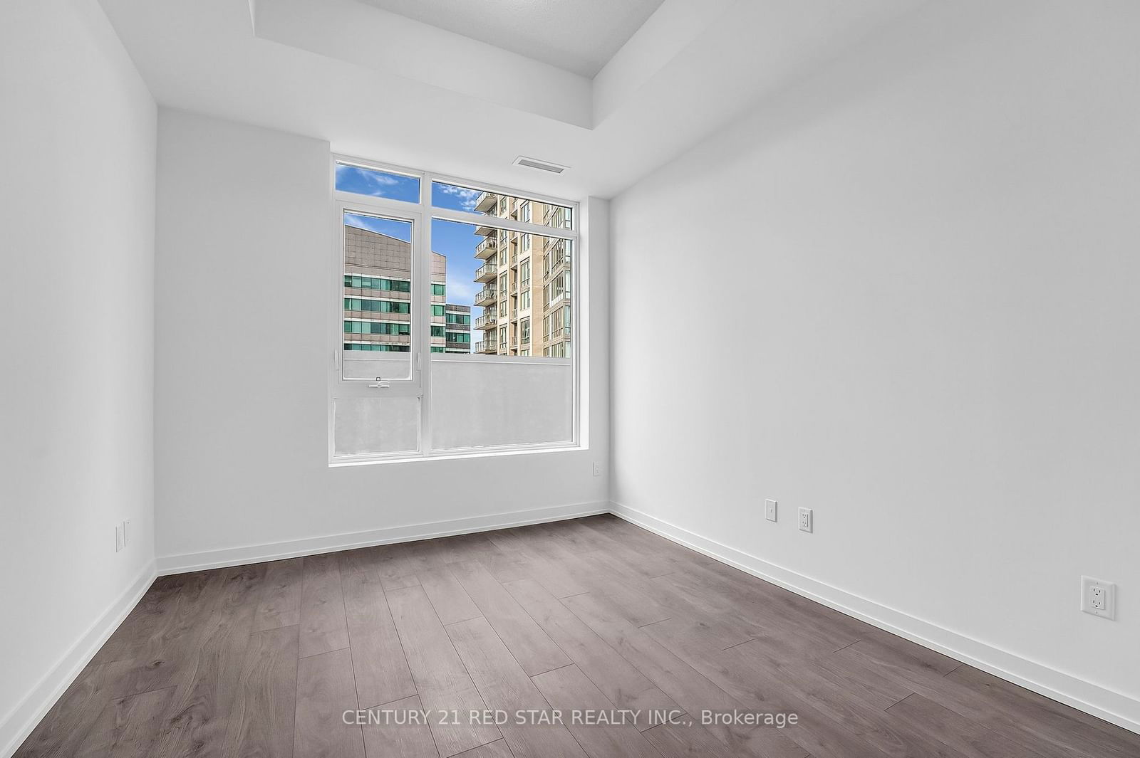 55 Duke St W, unit 502 for sale