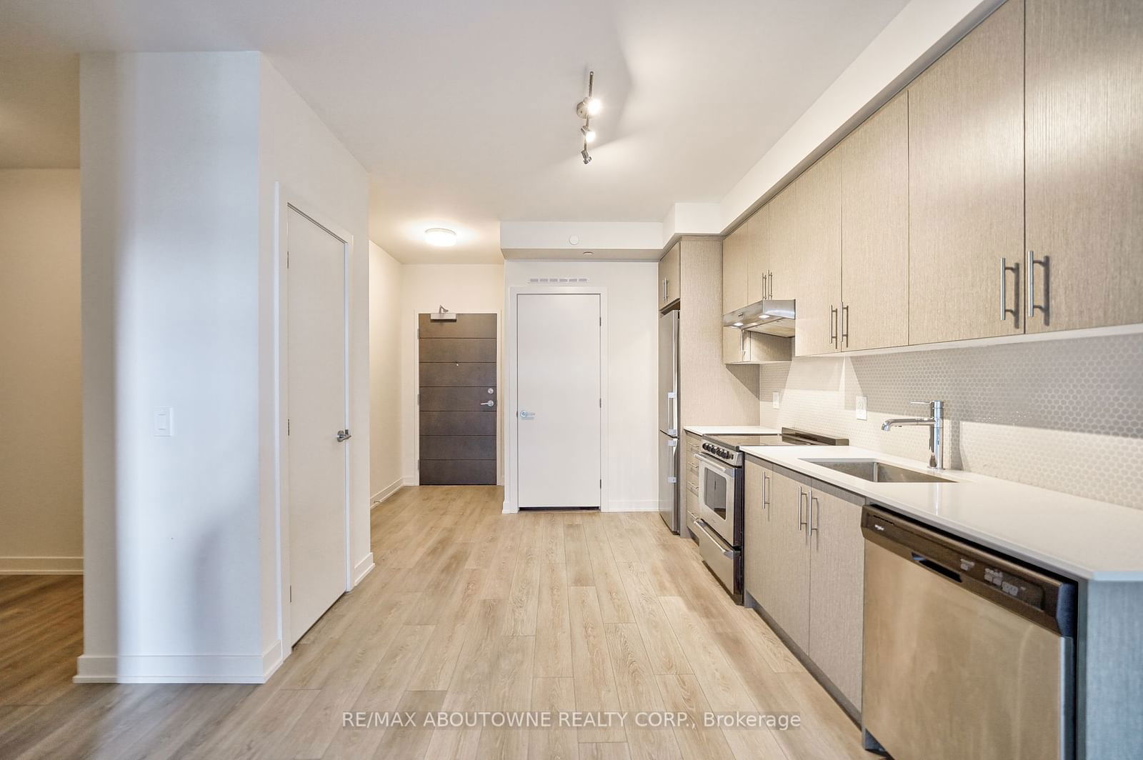 212 King William St, unit 1207 for sale