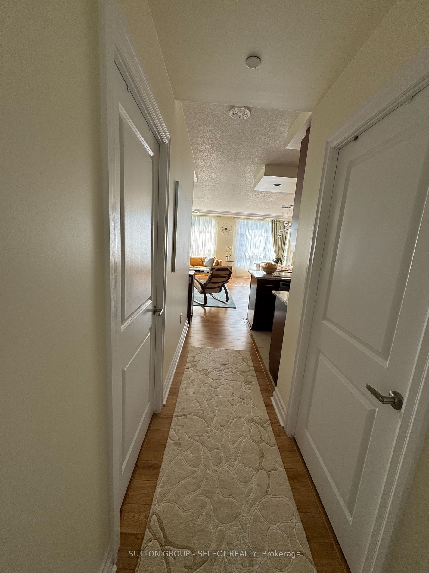 240 Villagewalk Blvd, unit 610 for rent