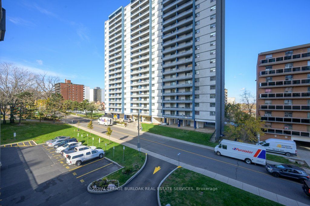 150 Charlton Ave E, unit 303 for sale