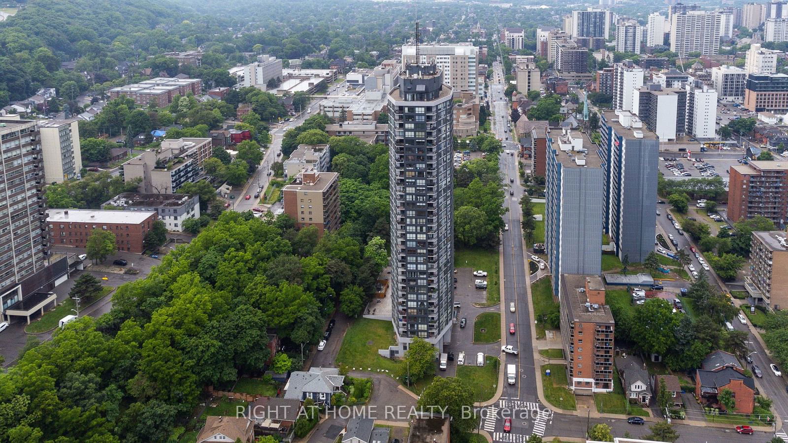 150 Charlton Ave E, unit 1603 for sale