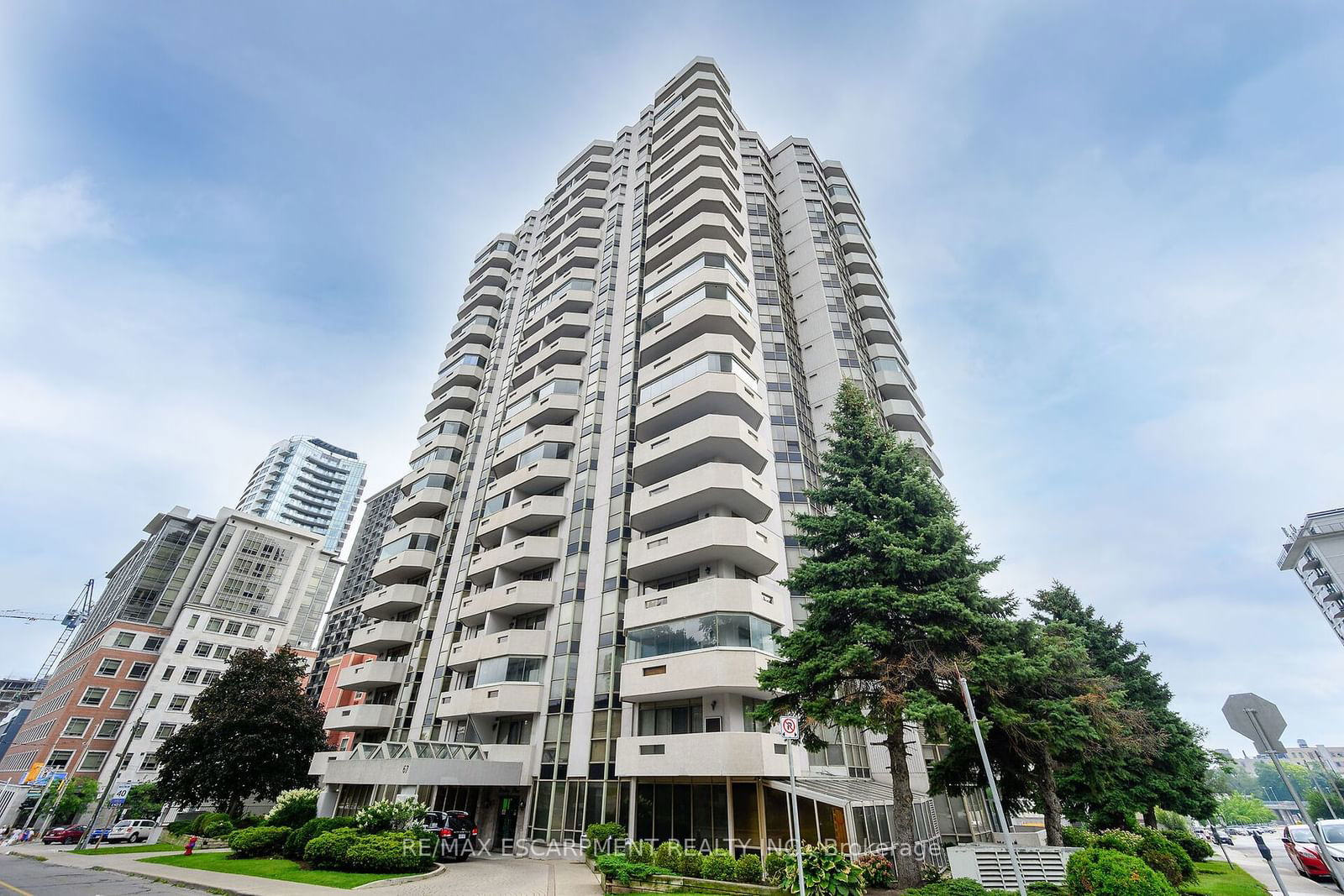 67 Caroline St S, unit 1801 for rent