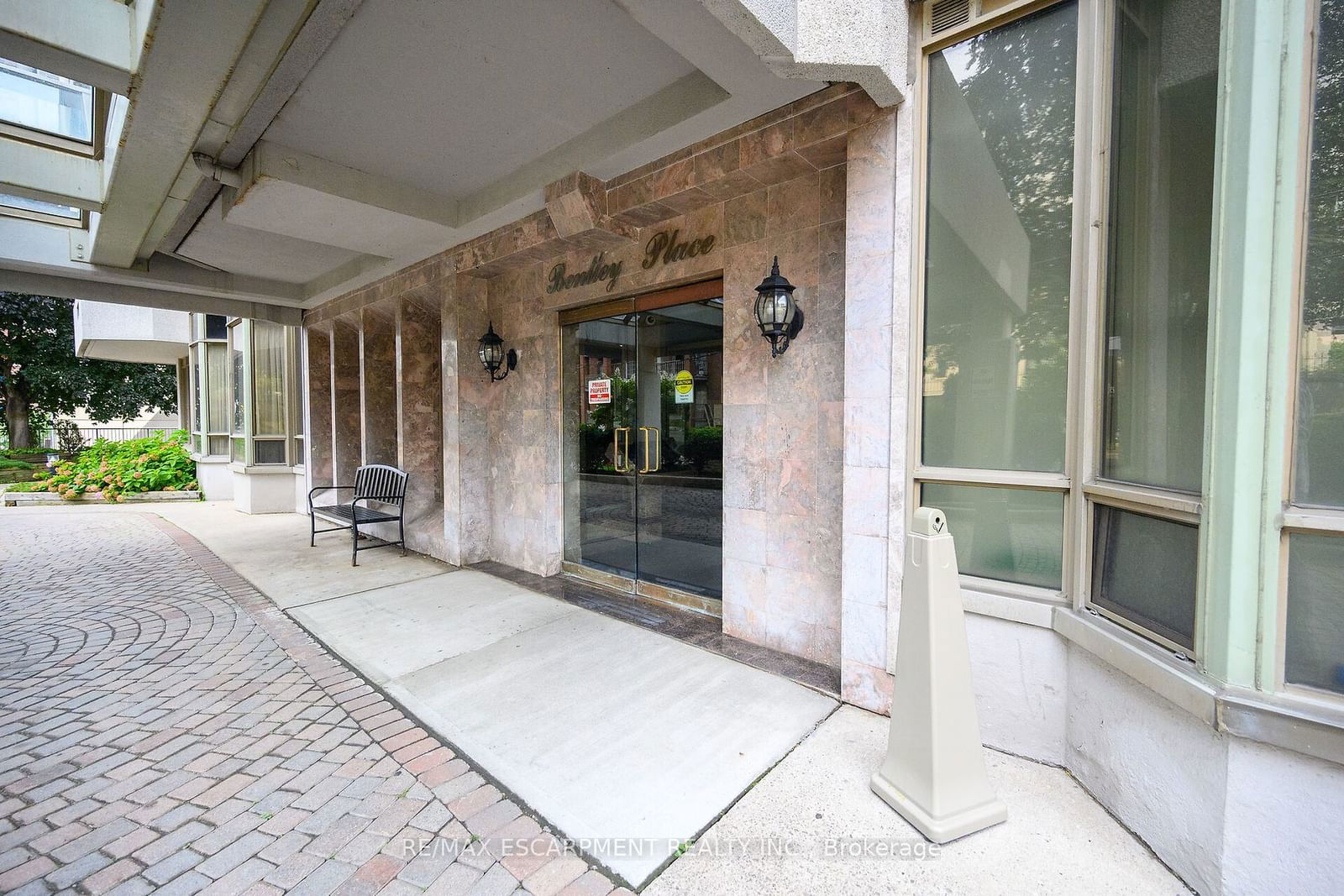 67 Caroline St S, unit 1801 for rent