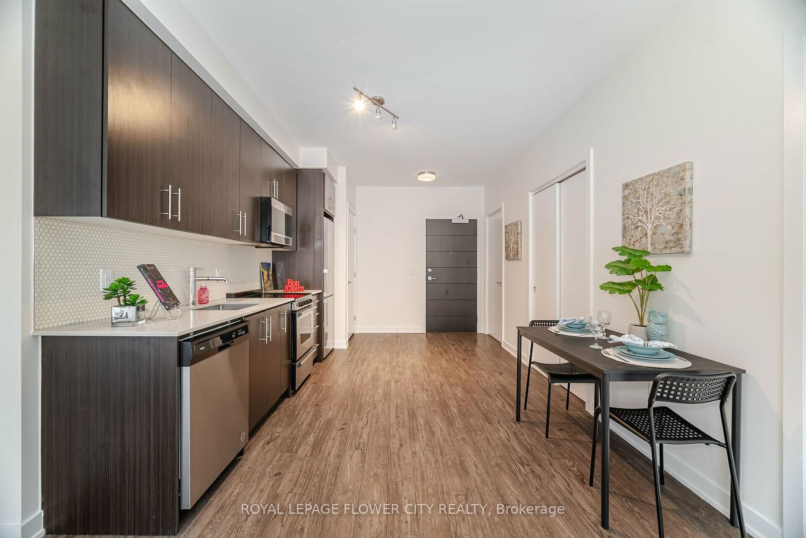 212 King William St, unit 604 for rent