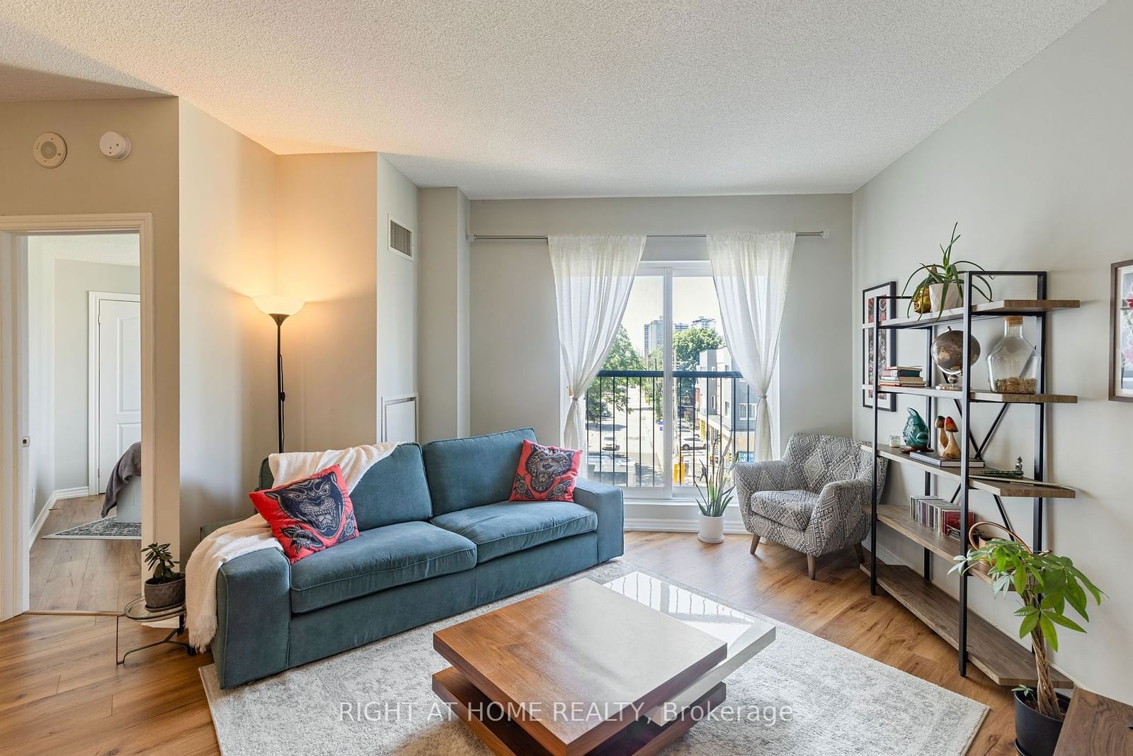 135 James St S, unit 411 for rent