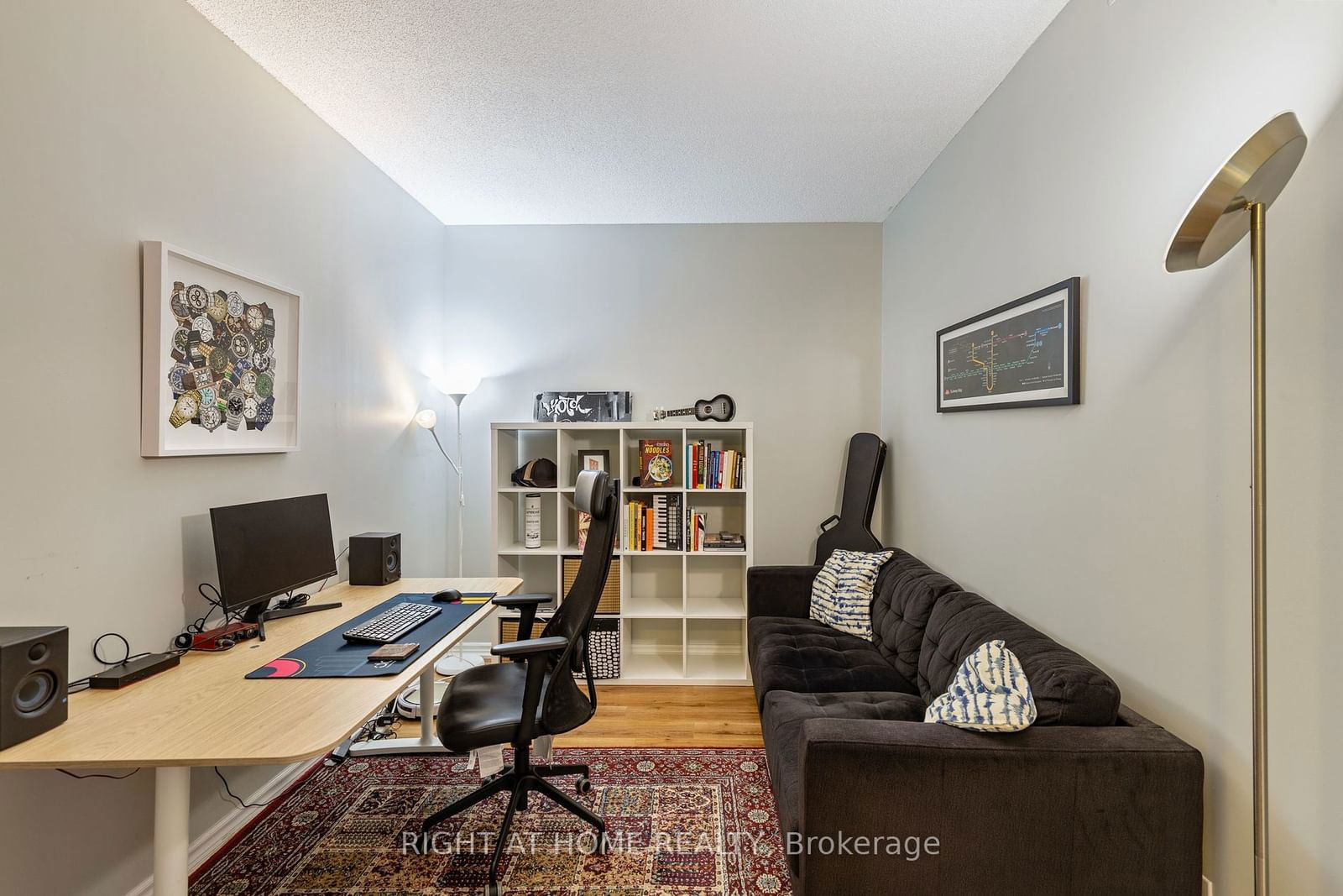 135 James St S, unit 411 for rent