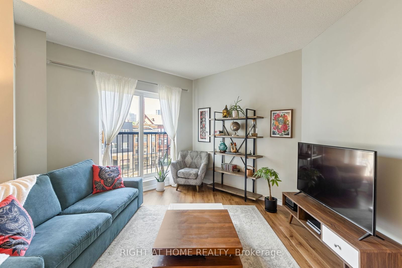 135 James St S, unit 411 for rent