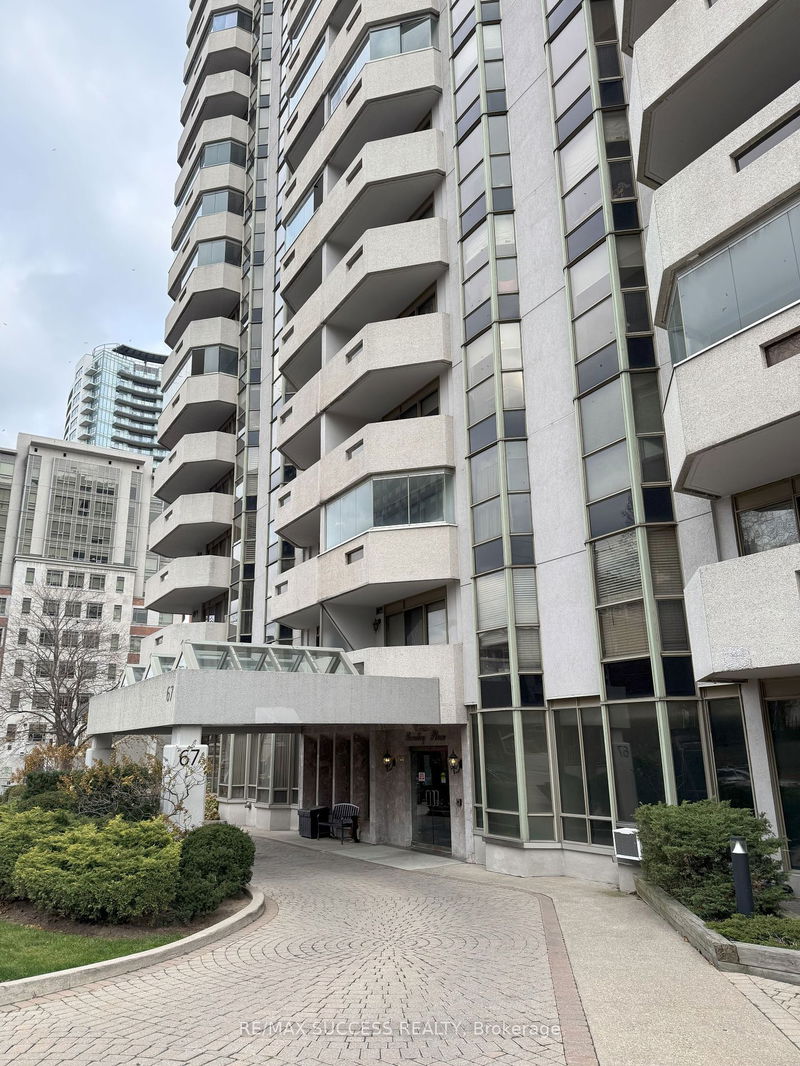 67 Caroline St S, unit 901 for rent