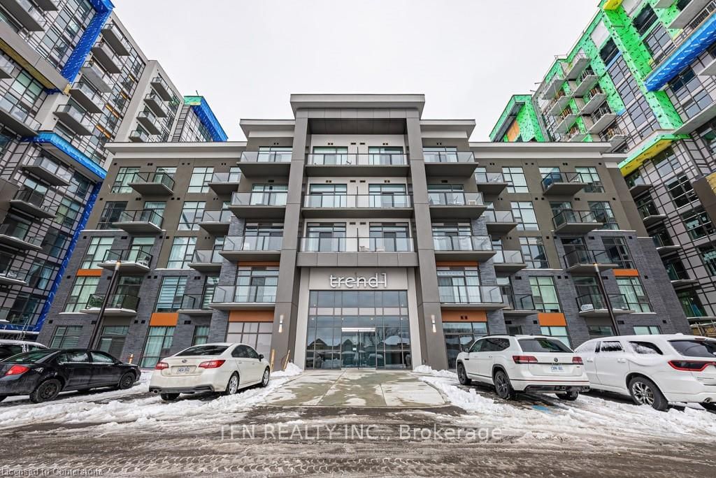 450 Dundas St E, unit 302 for rent