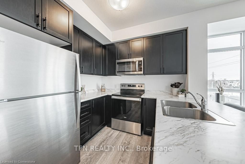 450 Dundas St E, unit 302 for rent