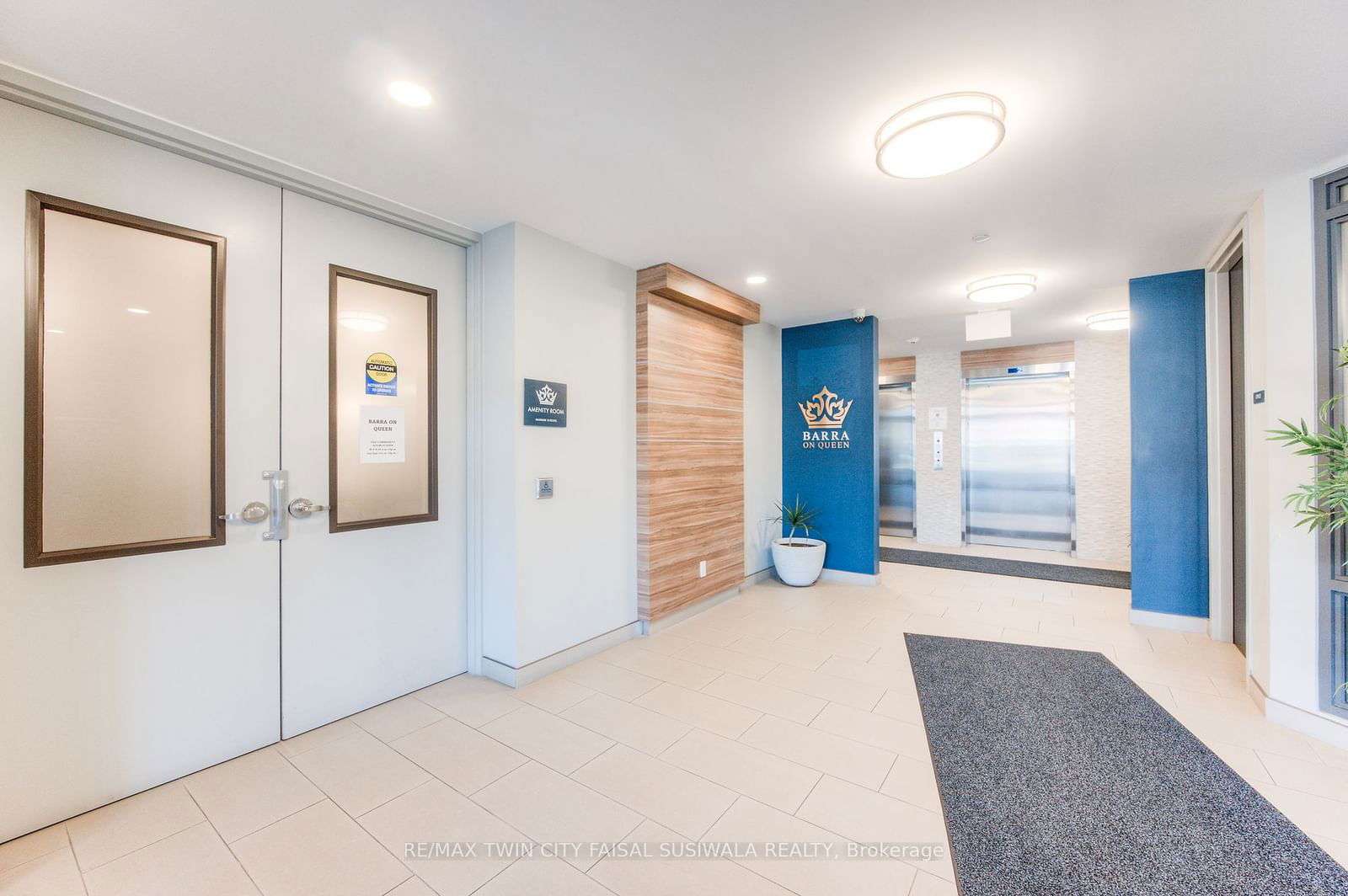 399 QUEEN St S, unit 202 for sale