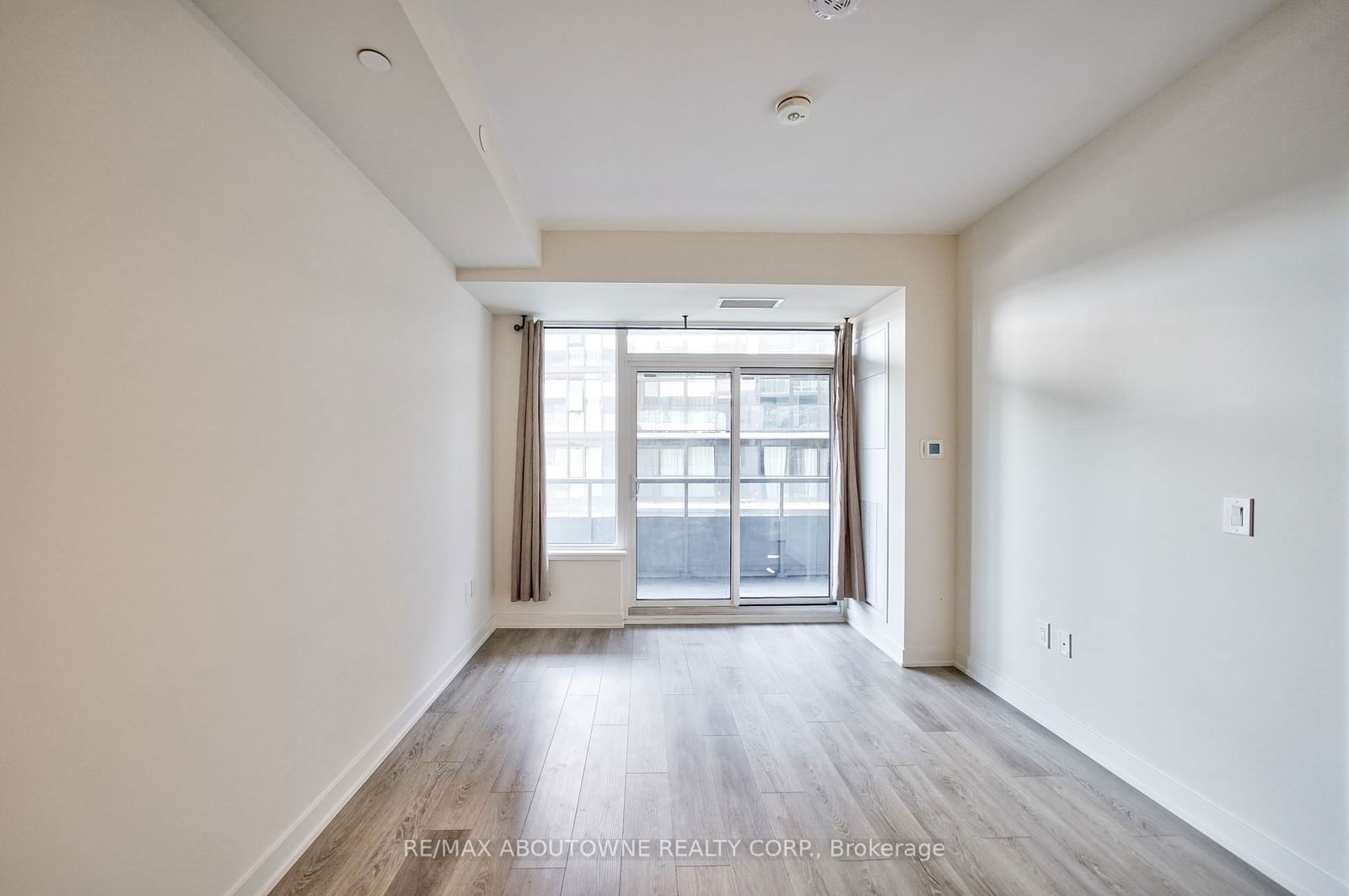 212 King William St, unit 1207 for rent