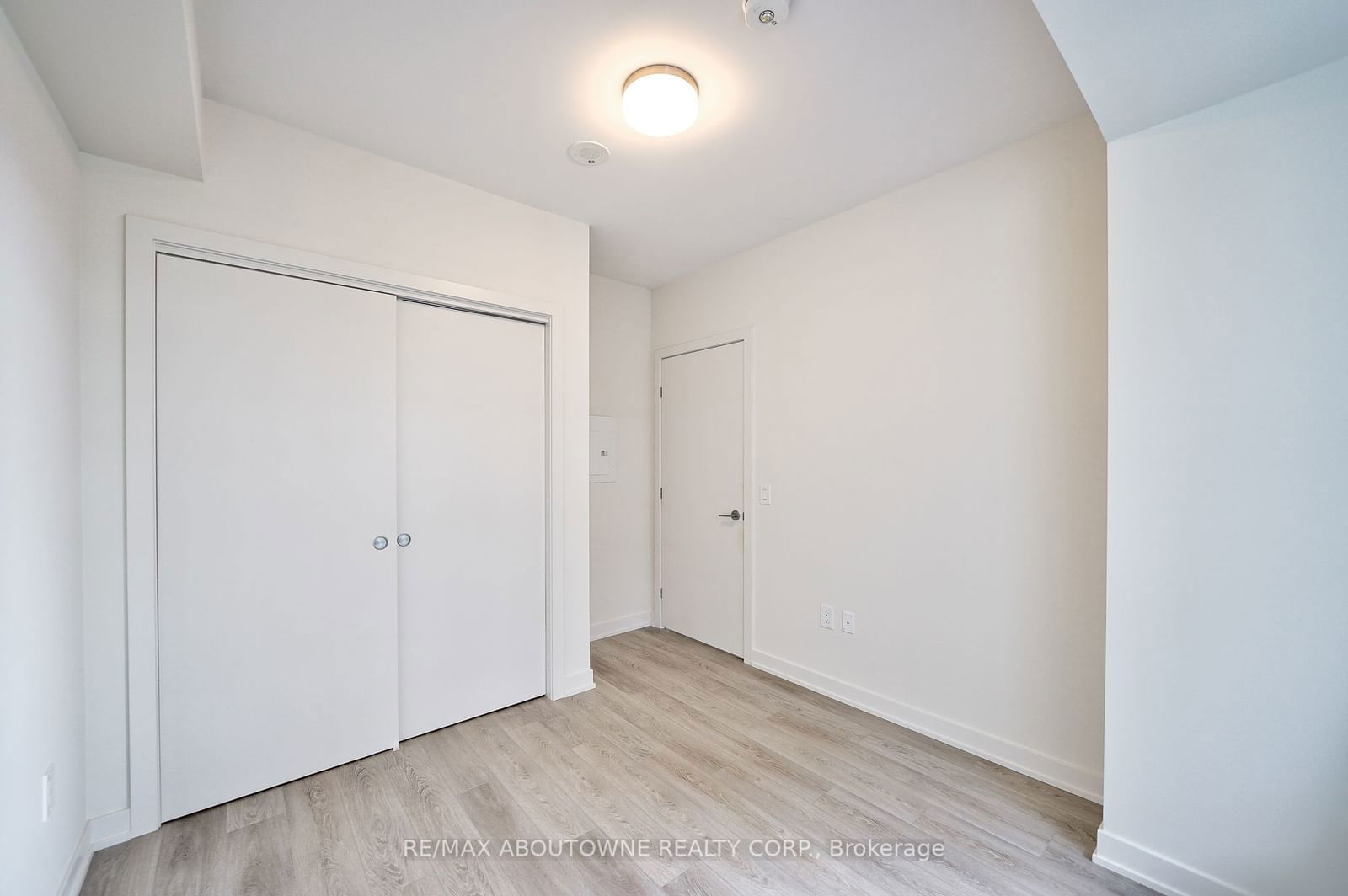 212 King William St, unit 1207 for rent