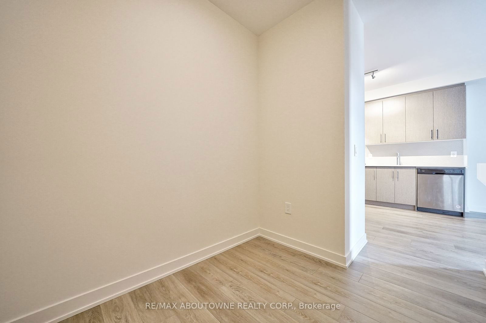 212 King William St, unit 1207 for rent