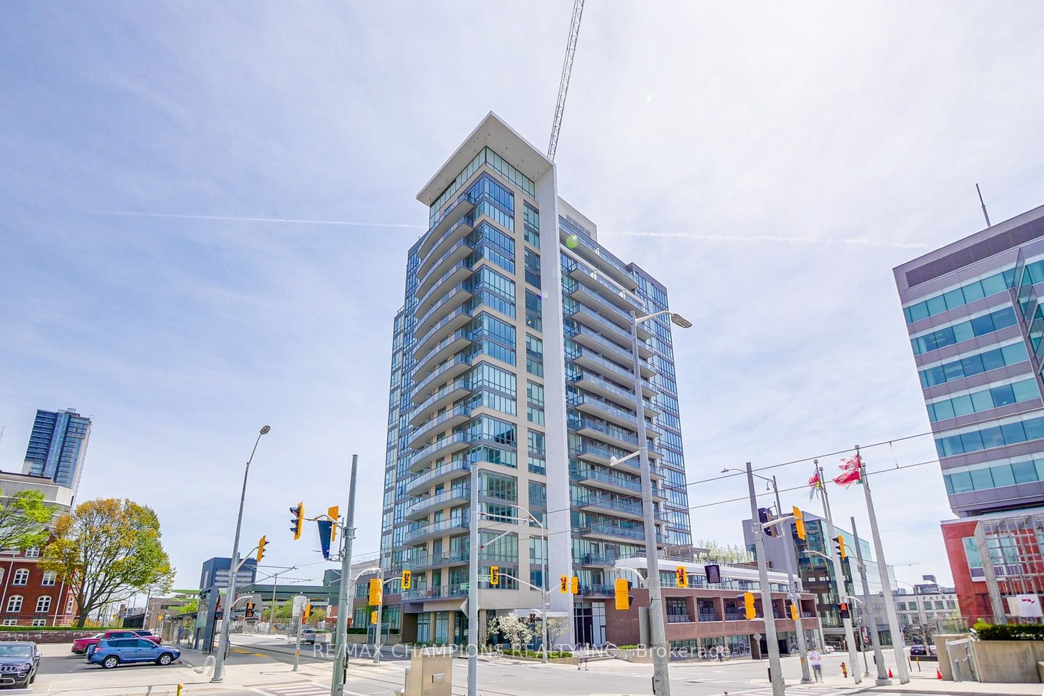 85 Duke St W, unit 709 for rent