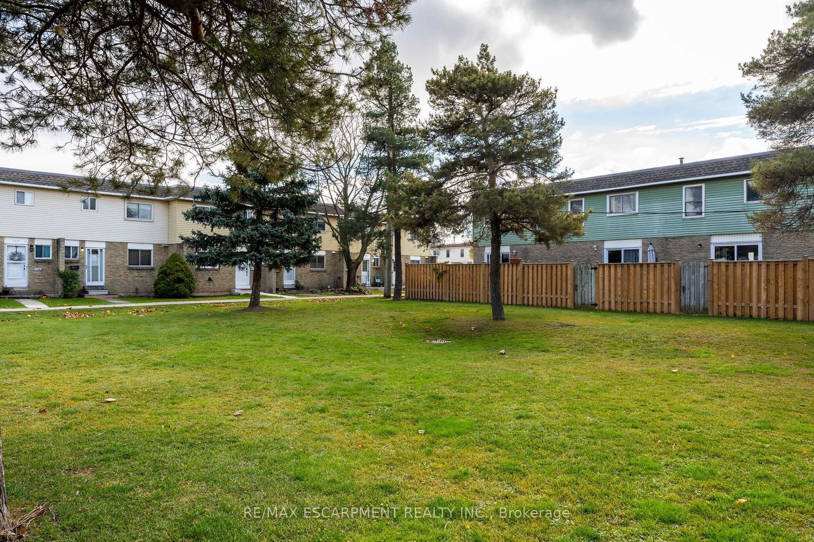 Bryna Avenue Townhomes, Hamilton, Toronto