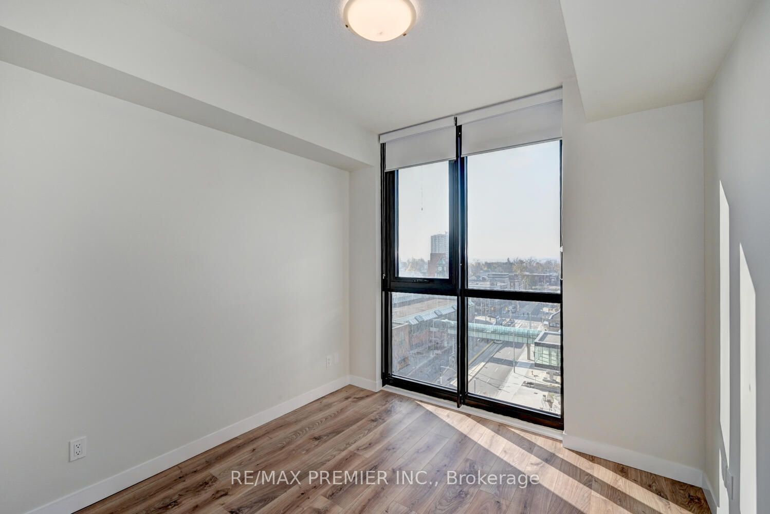 60 Frederick St, unit 813 for rent