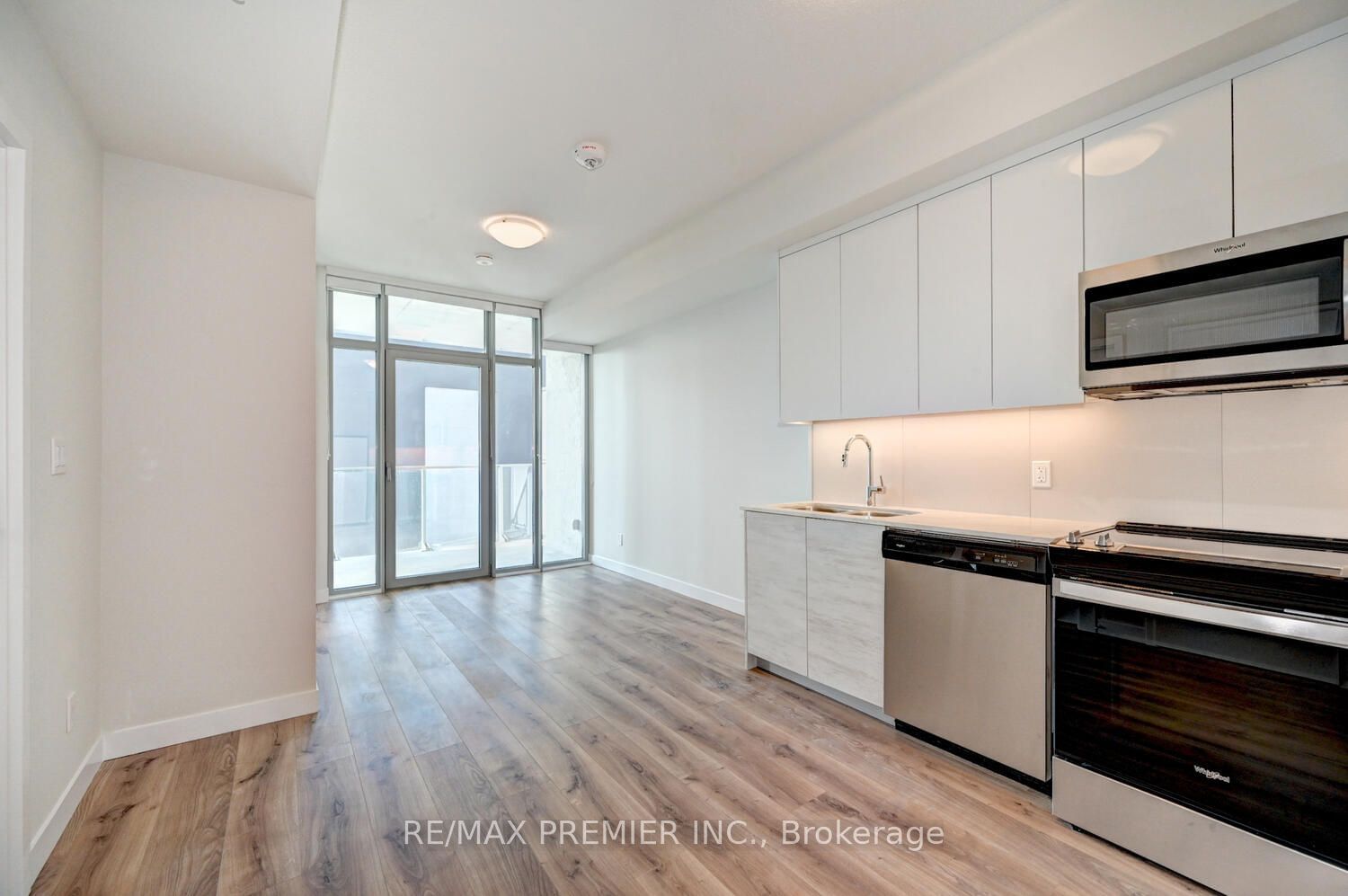 60 Frederick St, unit 813 for rent