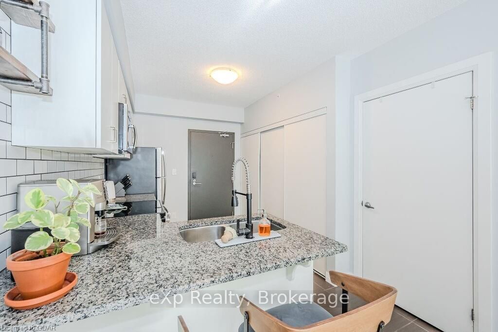 53 ARTHUR St S, unit 801 for sale