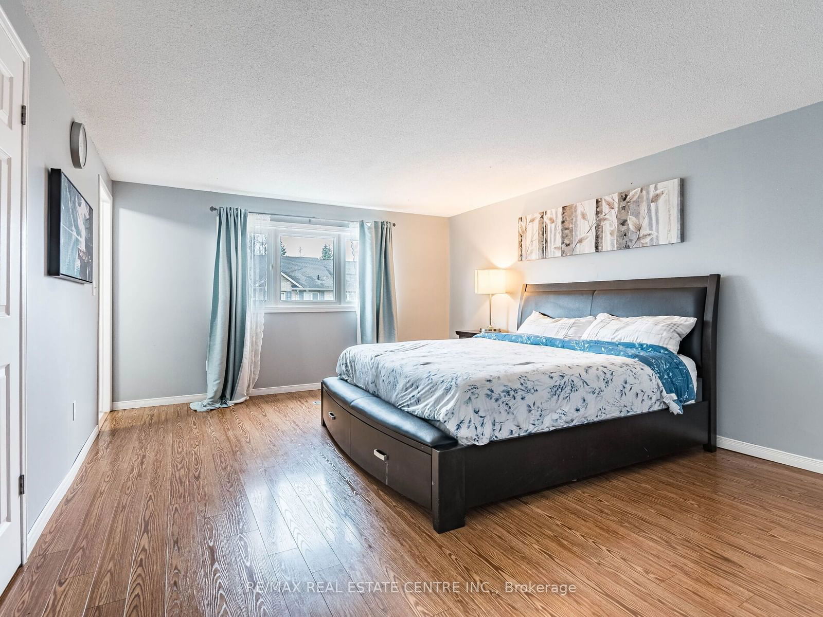 One Royalwood Court Townhomes, Hamilton, Toronto