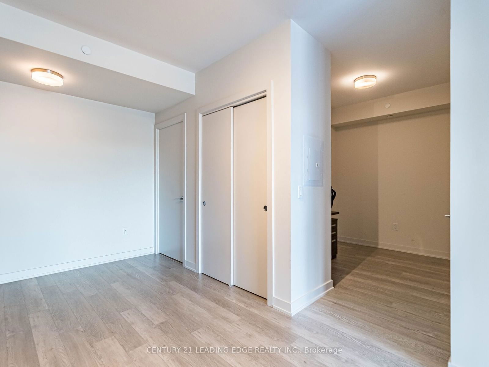 212 King William St, unit 402 for rent