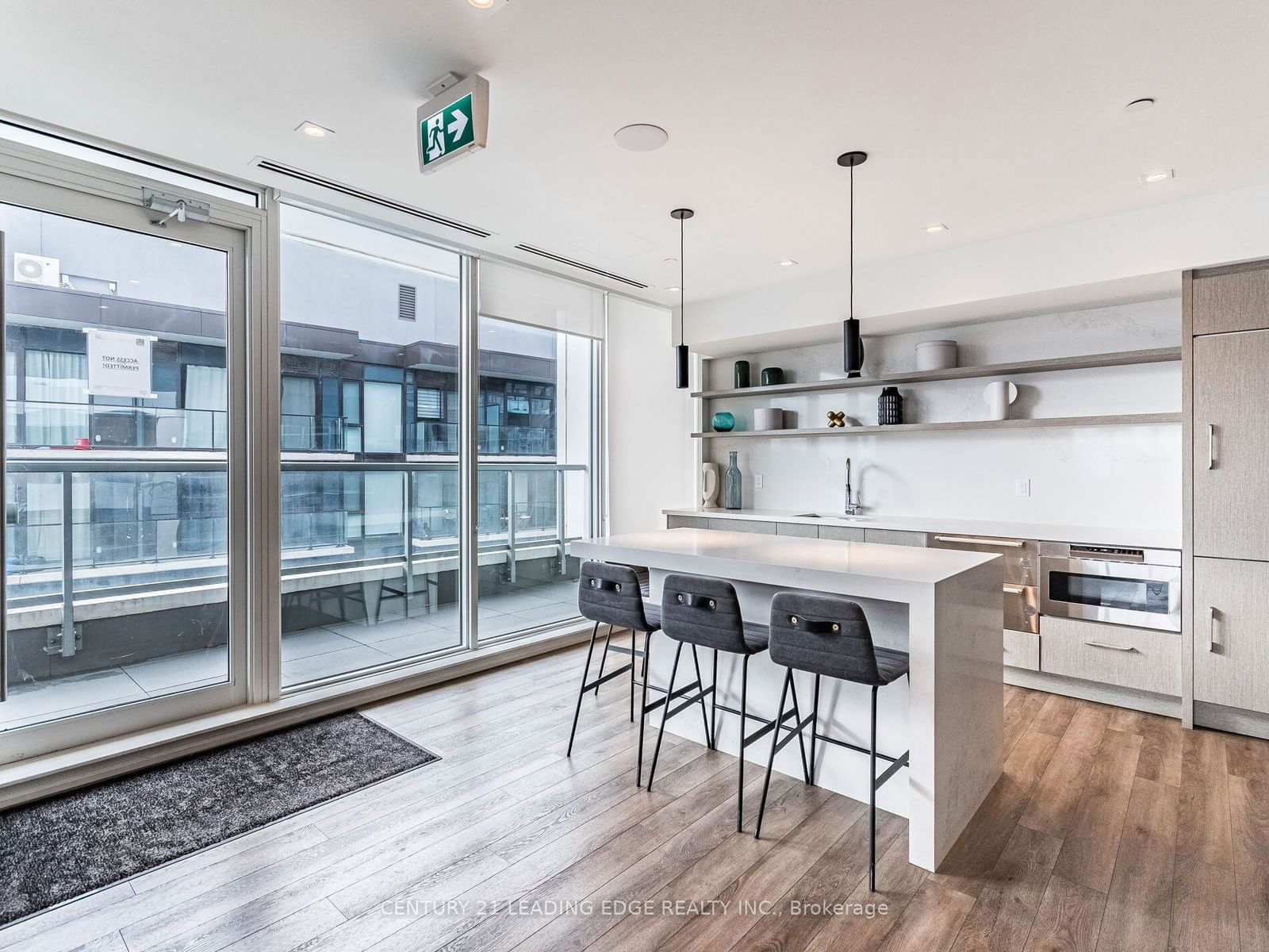 212 King William St, unit 402 for rent