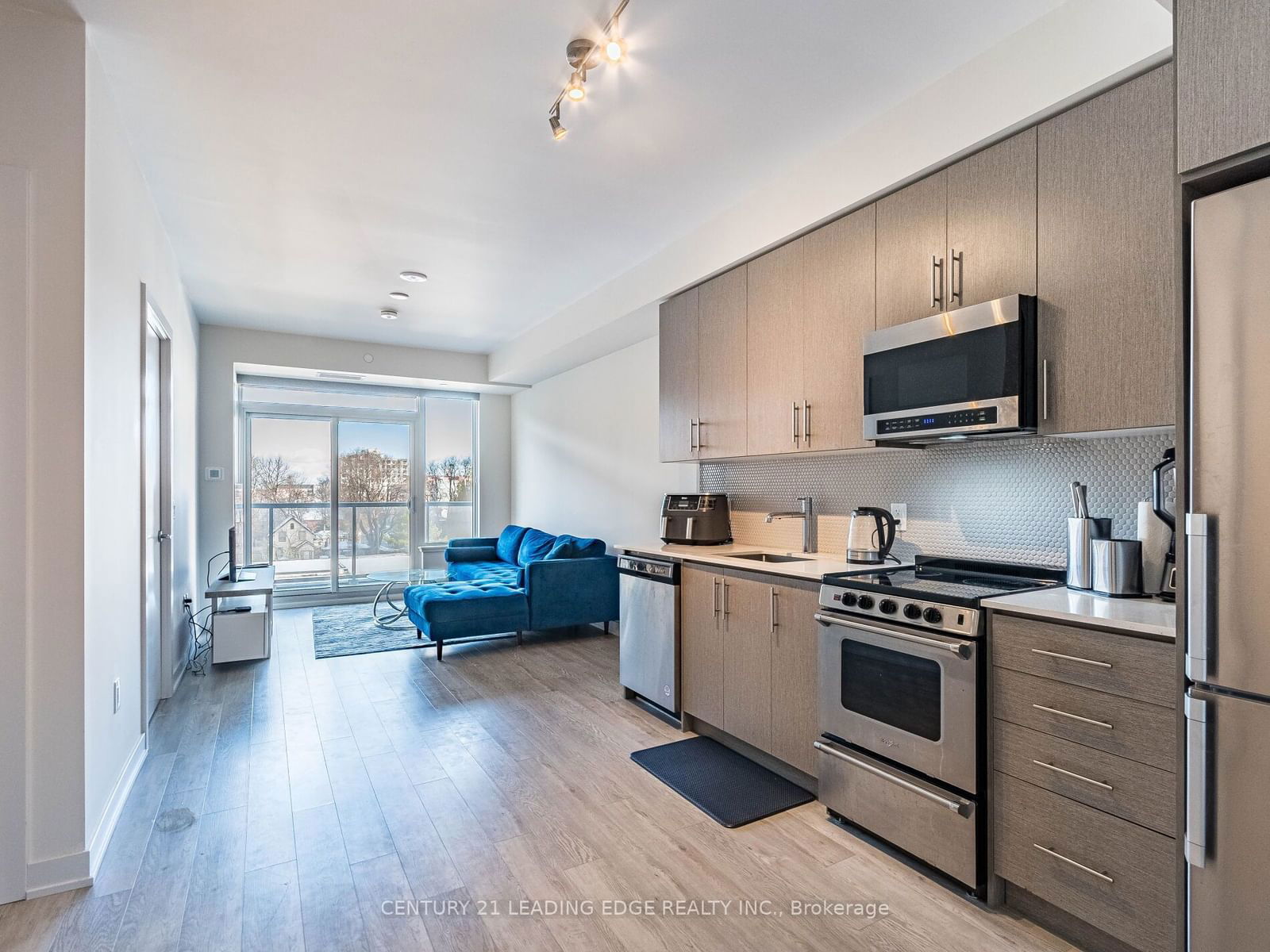 212 King William St, unit 402 for rent