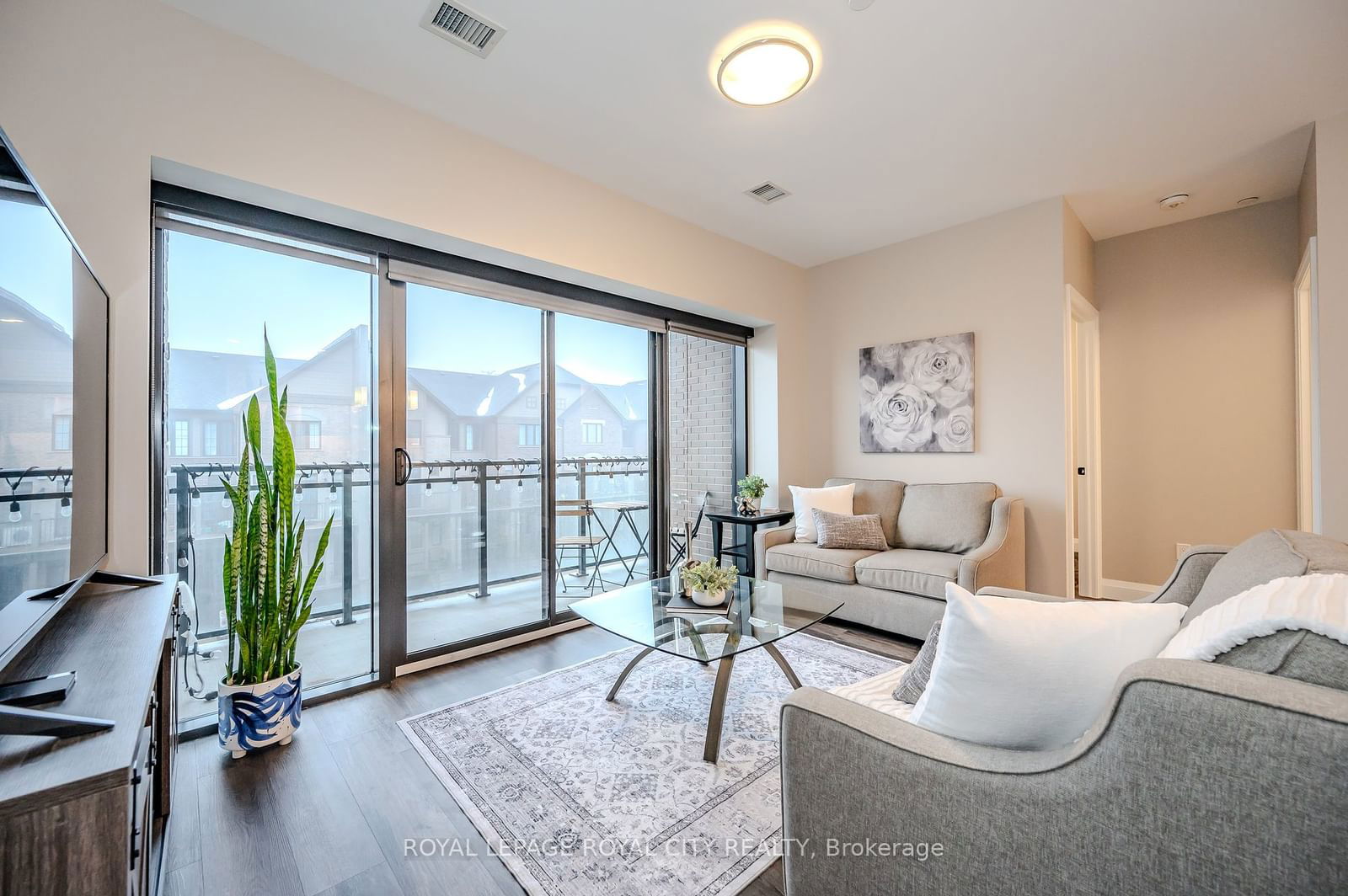 332 Gosling Gdns, unit 312 for sale