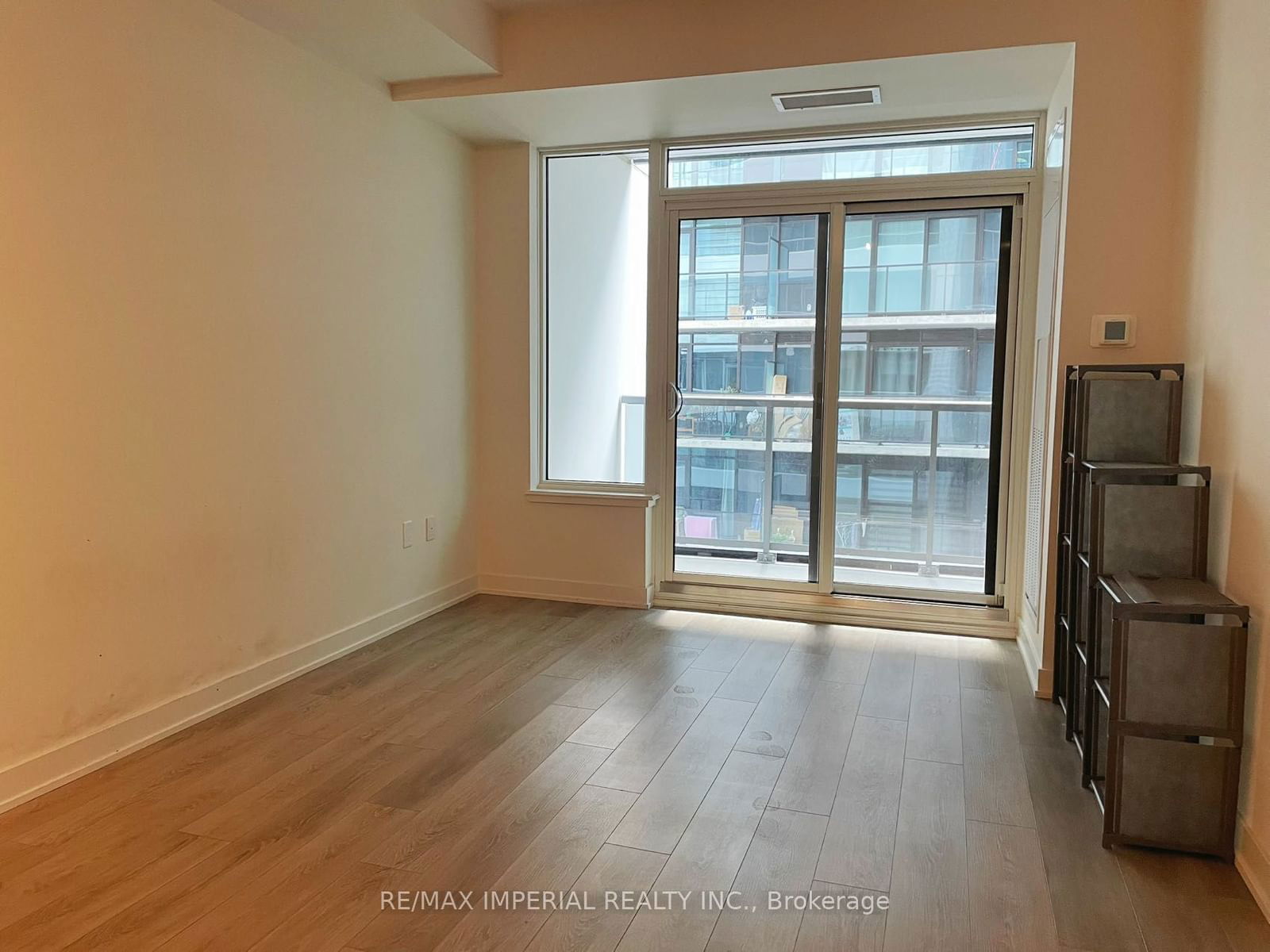 212 King William St, unit 908 for sale