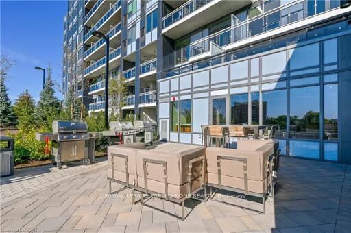 63 Arthur St S, unit 904 for sale