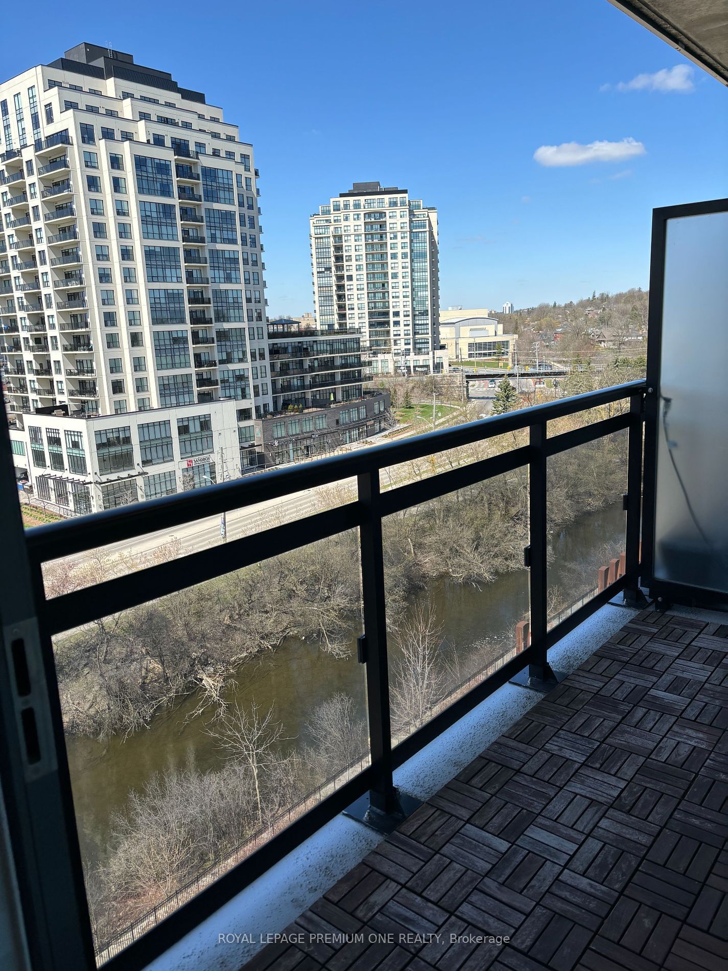 63 Arthur St S, unit 904 for sale