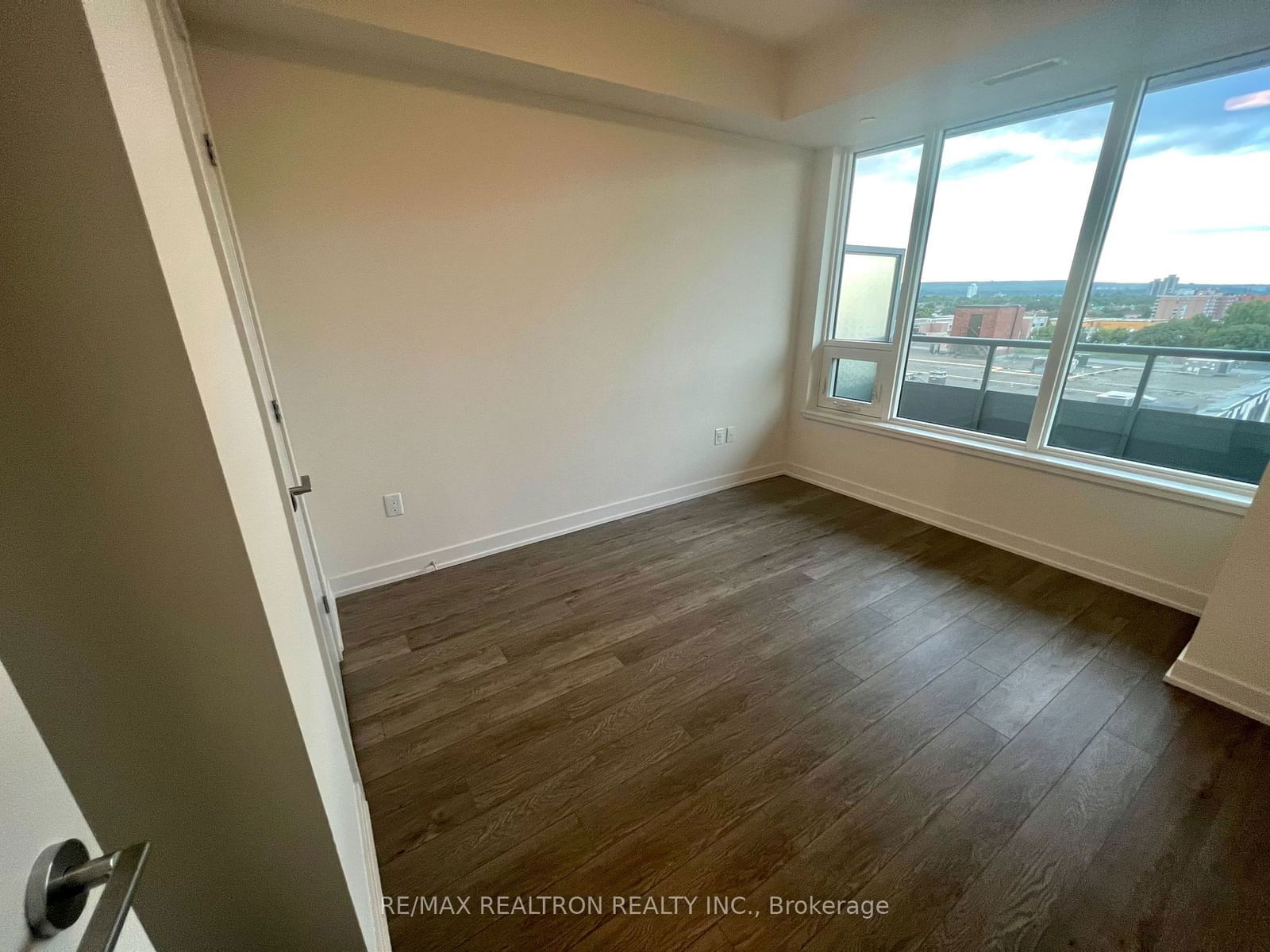 212 King William St, unit 802 for rent