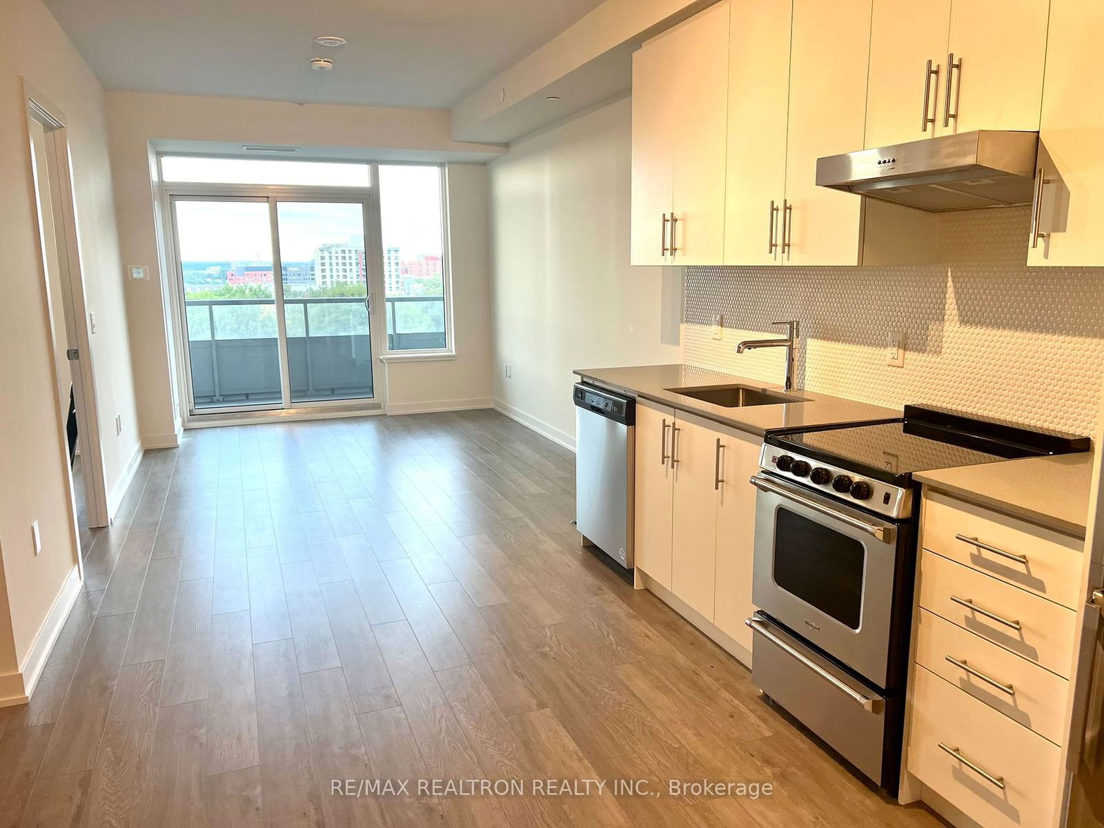 212 King William St, unit 802 for rent