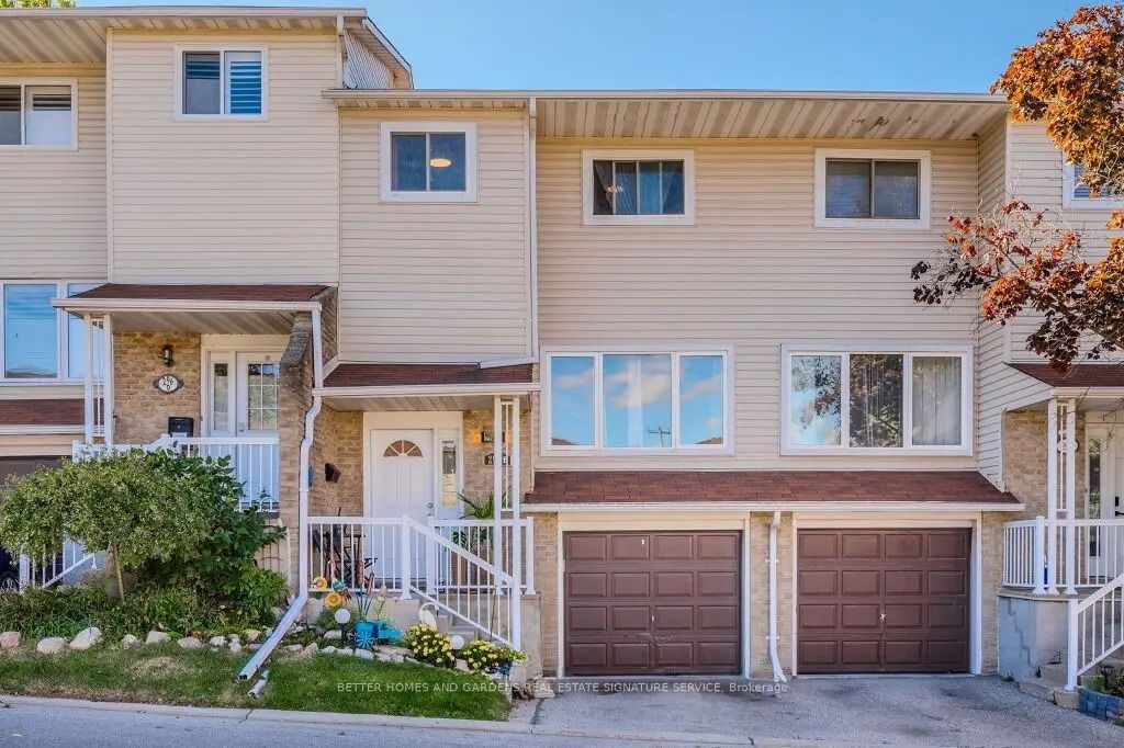 Hillside Terrace, Waterloo, Toronto