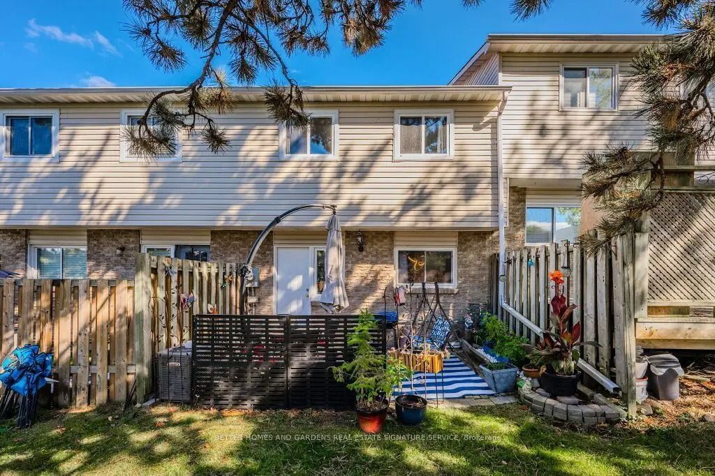 Hillside Terrace, Waterloo, Toronto