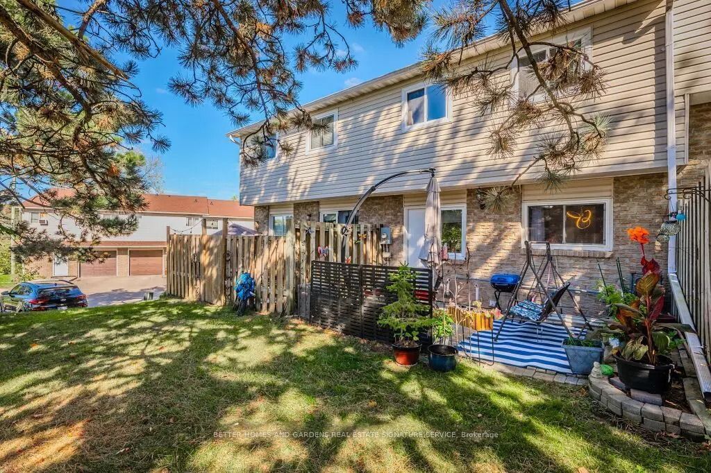 Hillside Terrace, Waterloo, Toronto