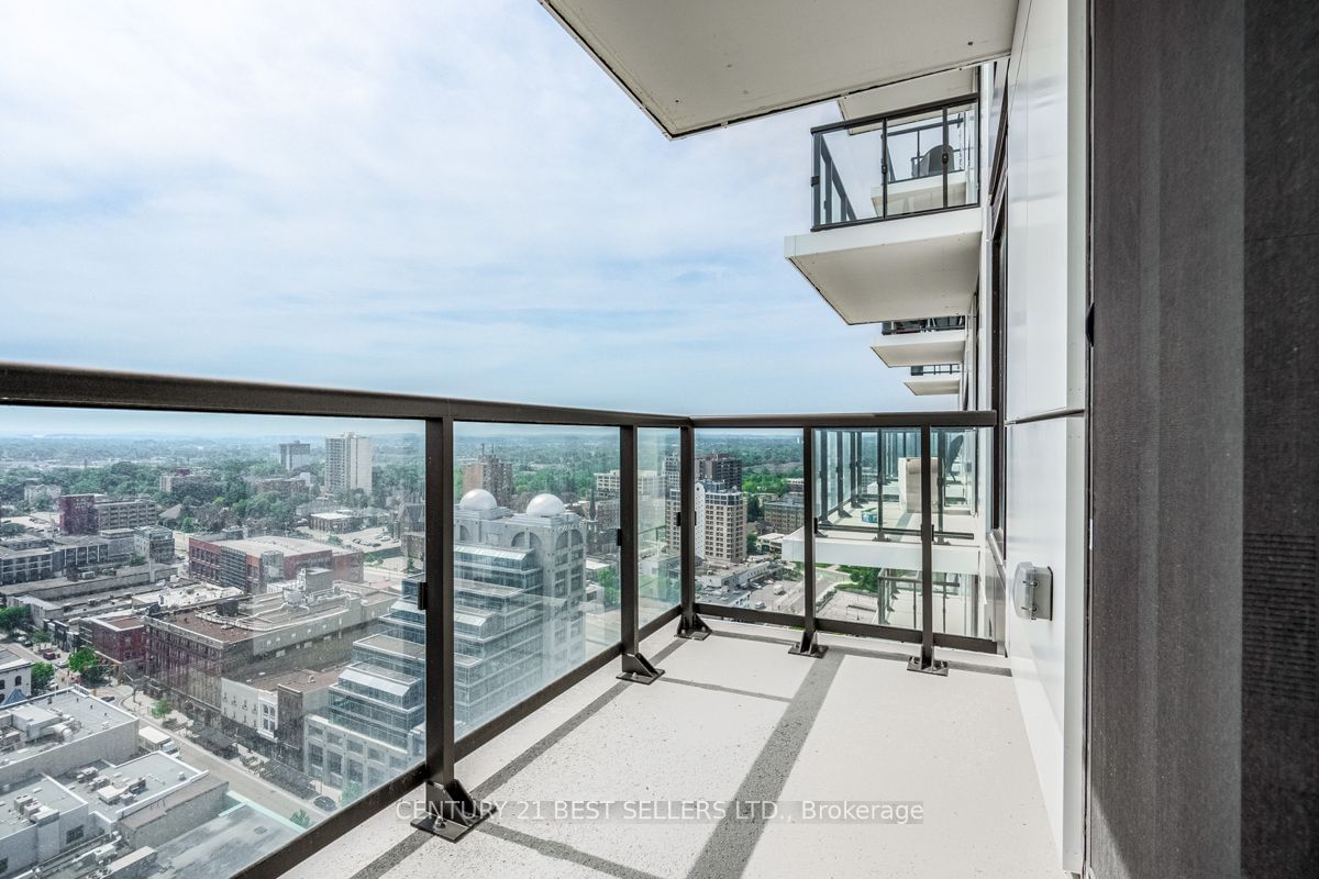 55 Duke St W, unit 2205 for rent