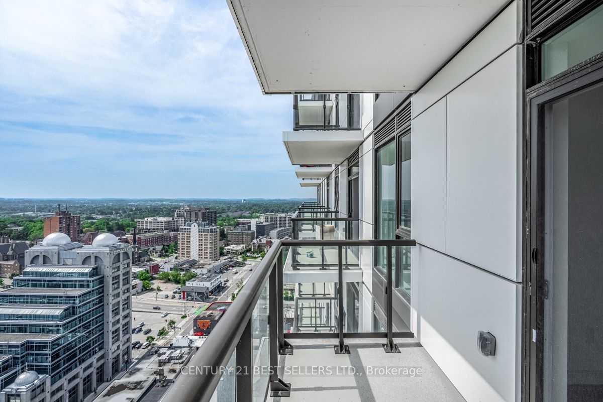 55 Duke St W, unit 2205 for rent