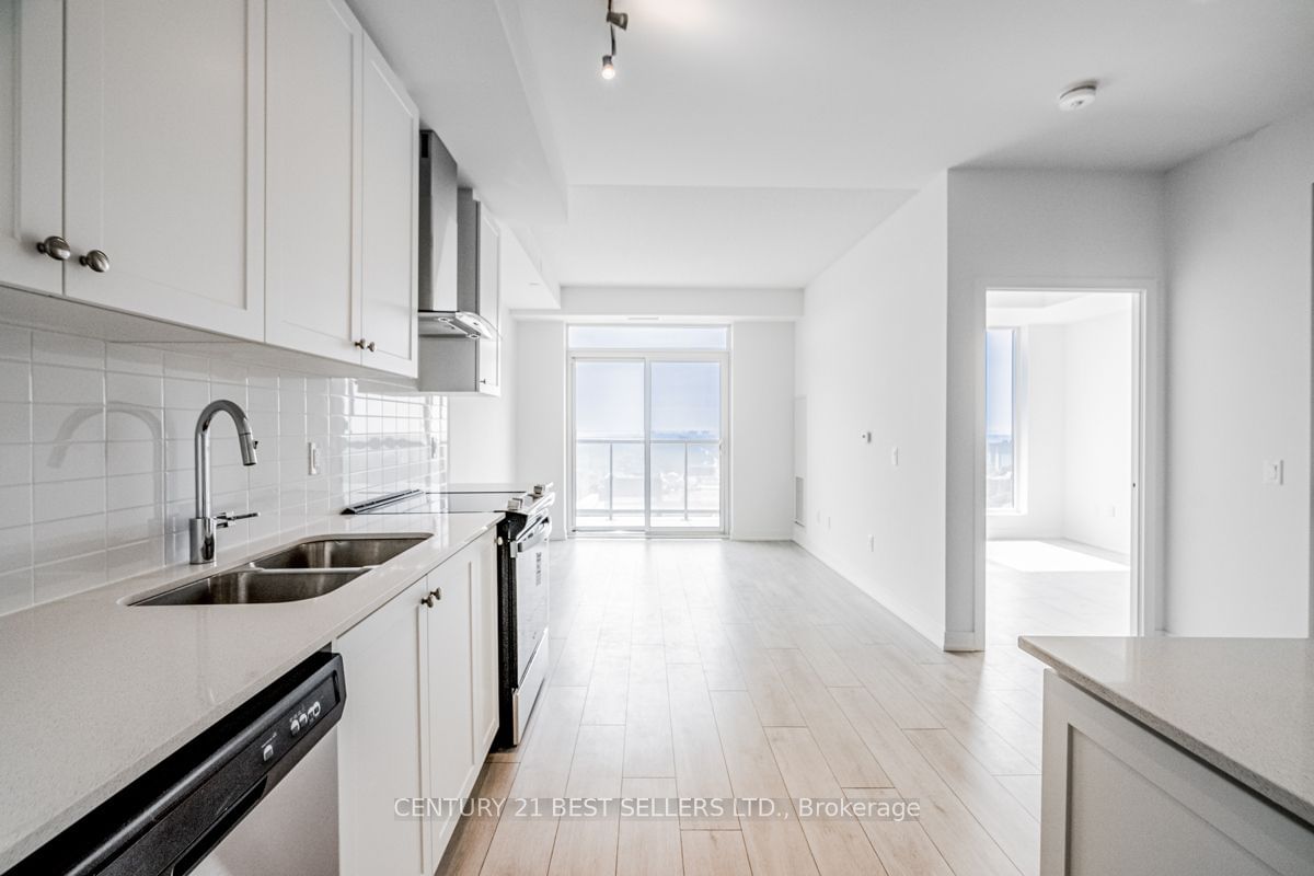 55 Duke St W, unit 2205 for rent