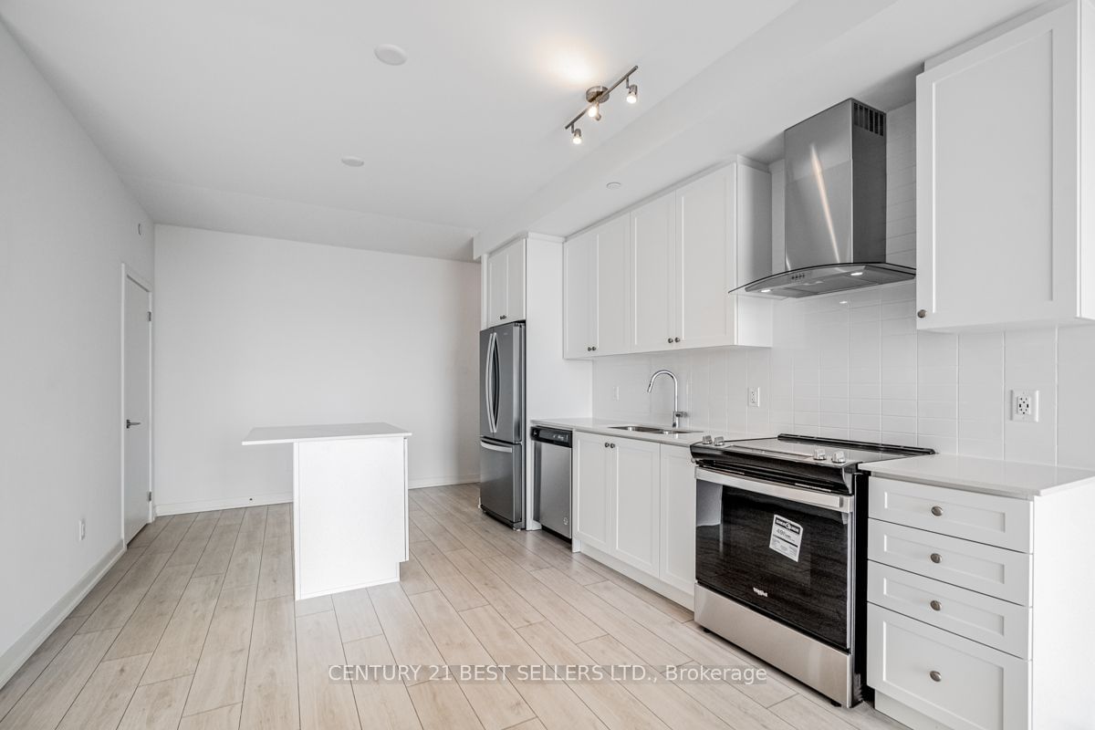 55 Duke St W, unit 2205 for rent