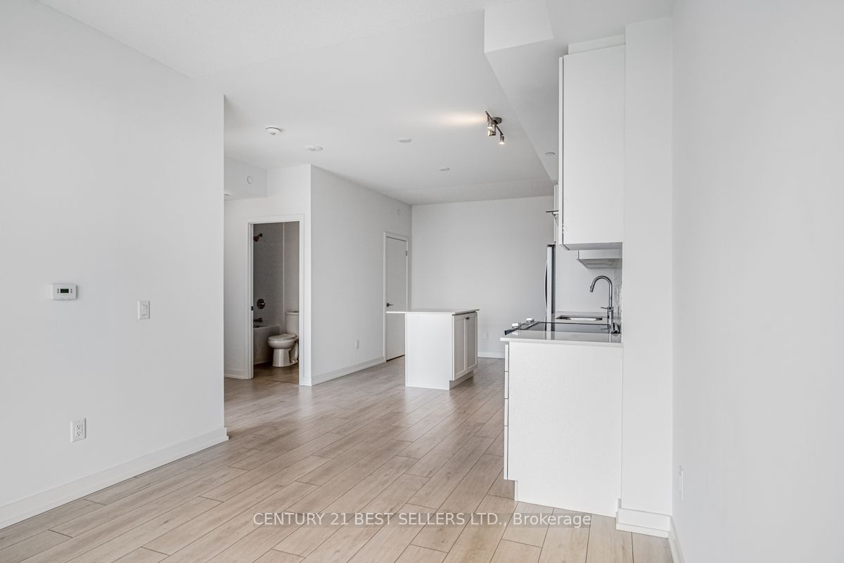 55 Duke St W, unit 2205 for rent