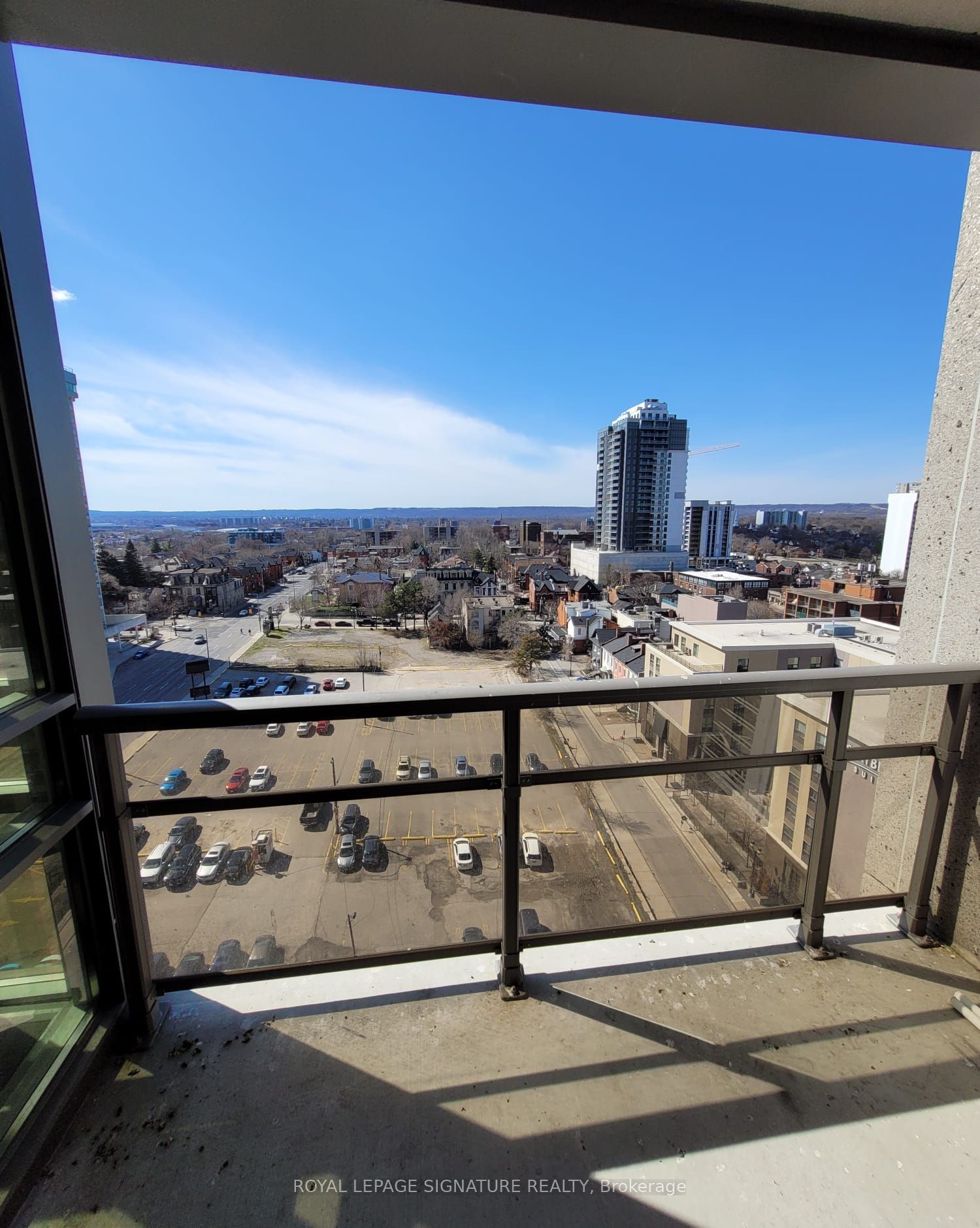 150 Main St W, unit 1107 for rent