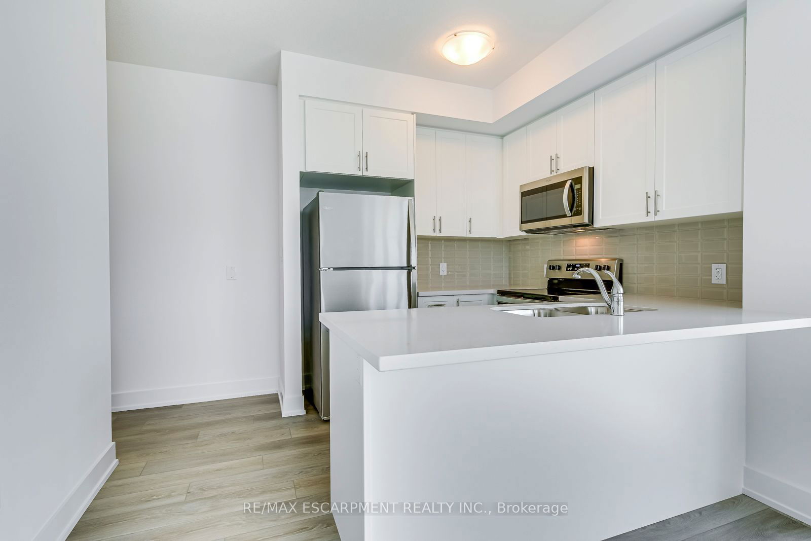 460 Dundas St E, unit 302 for rent